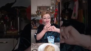 ПРИВЕТУЛИ ДЕВЧУЛИ ! ПРИЯТНОГО АППЕТИТА  ВАМ !))