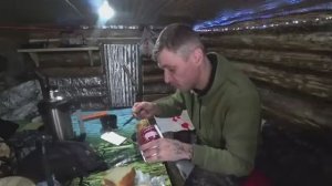 БЫТОВЫЕ ДЕЛА В ТАЙГЕ. ВСТАВИЛ ВТОРУЮ ДВЕРЬ. НОЧНЫЕ ГОСТИ ОКРУЖИЛИ ИЗБУ.