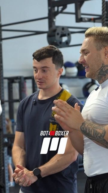 Бокс Баттл с Роботом от Skytech Sport: 1 раунд Омари Брои против зомби смотреть онлайн