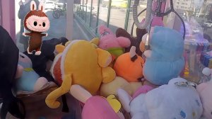 Как вытащить ЛАБУБУ из автомата Хватайка?