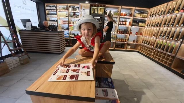 Фанагория. Зашли в гости в магазин смотреть онлайн