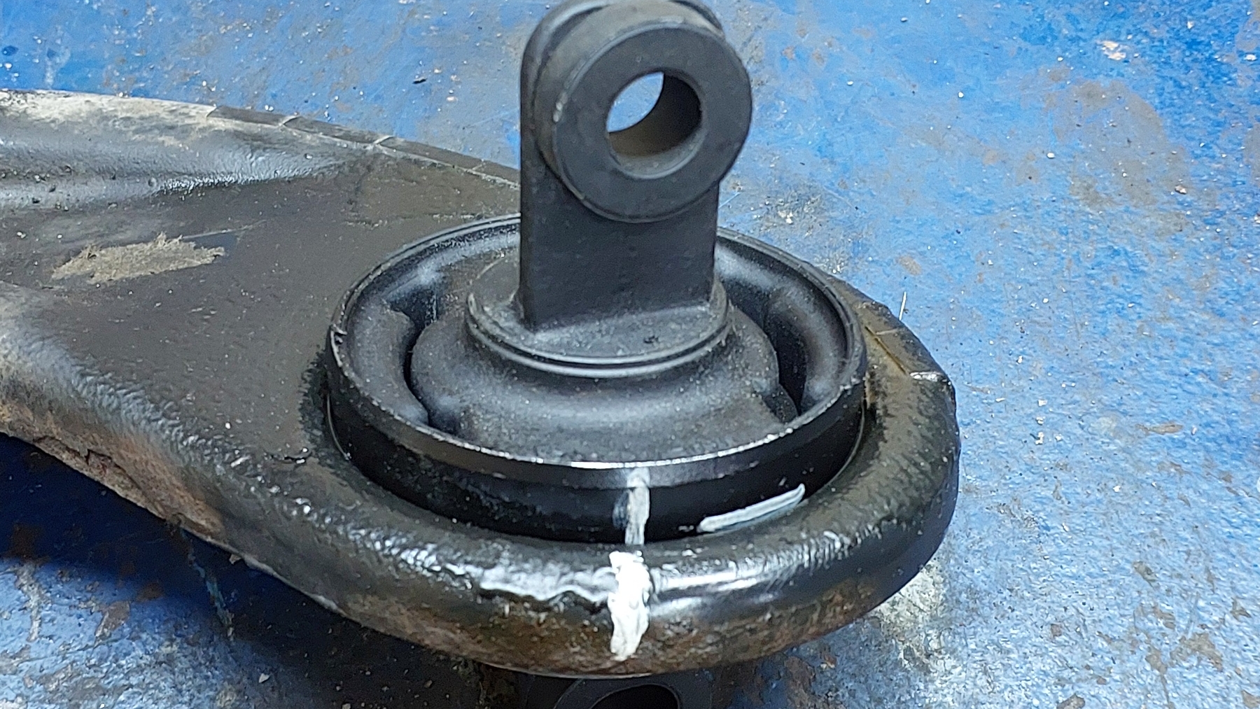 ЗАМЕНА ЗАДНИХ САЙЛЕНТБЛОКОВ ПРОДОЛЬНОГО РЫЧАГА HYUNDAI IX 35. (УШАСТЫЕ САЙЛЕНТБЛОКИ) смотреть онлайн