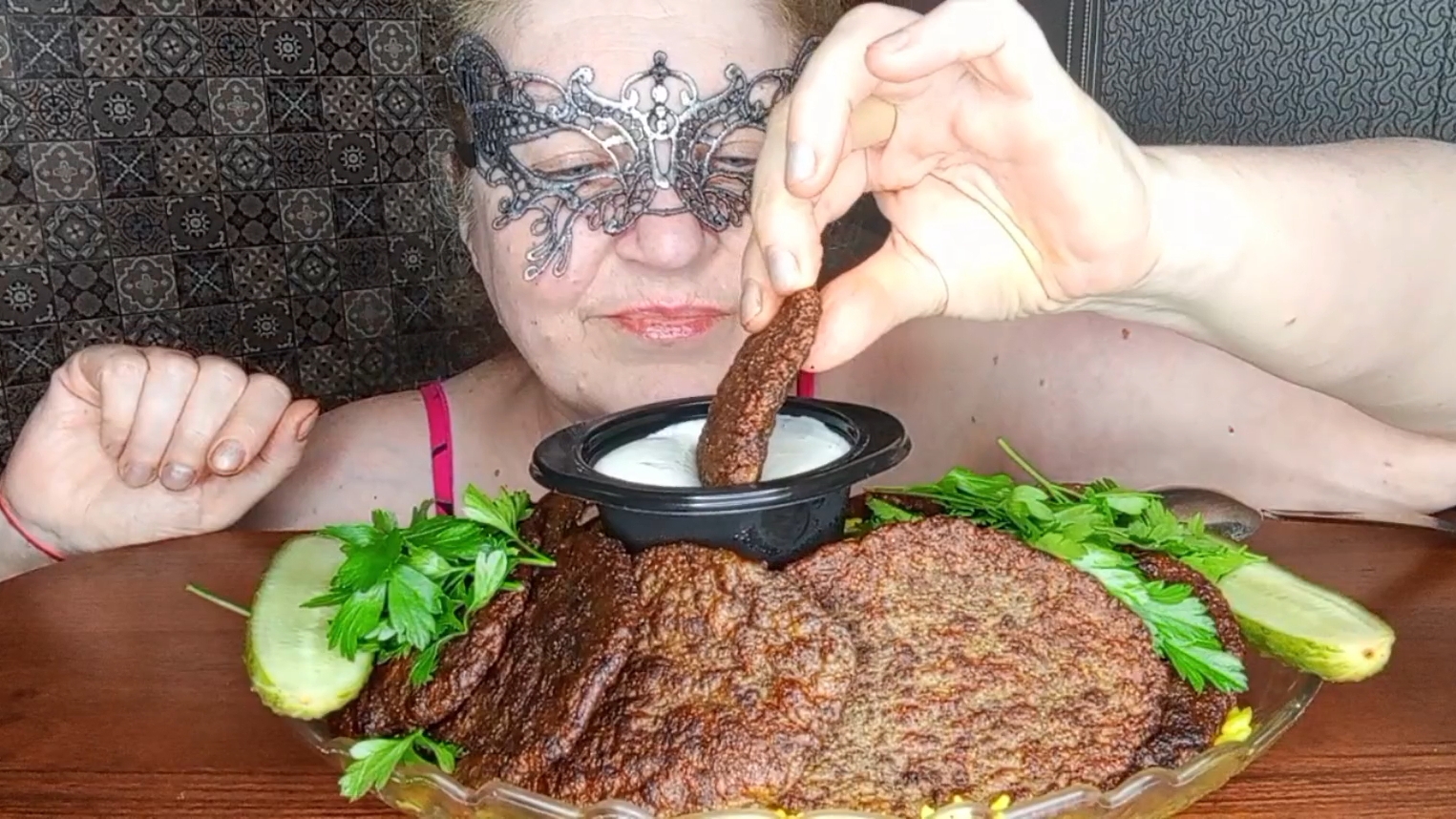 "ОБЖОРЧИК ЧТО НАДО"ВЫГНАЛА СВЕКРОВЬ !МУКБАНГ/ЕДАНАКАМЕРУ/ смотреть онлайн