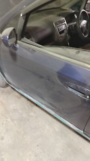 Как снять уплотнители стекл ( бархотки) на любой машине.