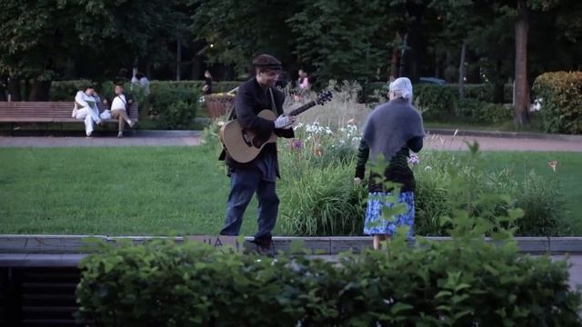 ГИТАРИСТ-ВИРТУОЗ притворился БЕЗДОМНЫМ и шокировал ЛЮДЕЙ _ ПРАНК ft. Квашеная смотреть онлайн