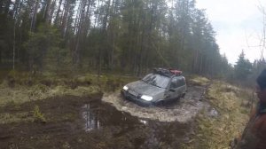 Обзор проходимости Нивы Шевроле на оффроуде. Тест Драйв полноприводной Нивы Шевроле в лесу.