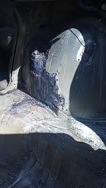 обработка стакана амортизатора Шевроле ланос антиржавеным составом.