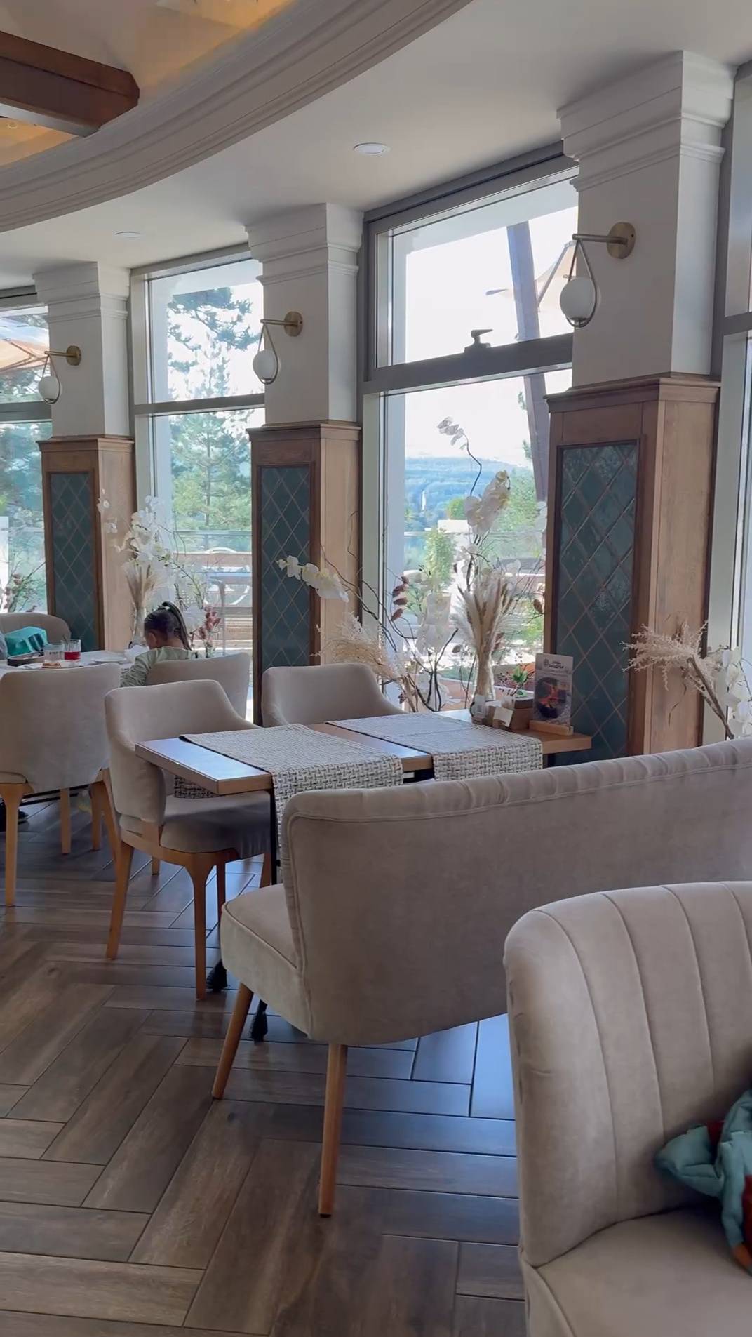 Завтрак в Храме воздуха с видом на Кисловодский парк