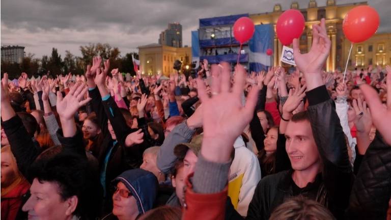 Песня о Самаре. Исполняет автор и сводный оркестр фестиваля "На сопках Маньчжурии". смотреть онлайн