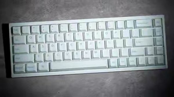 Keychron показала первую в мире полностью керамическую клавиатуру — зацените как звучит!