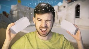 РАСКАЛЫВАЮ КАМНИ