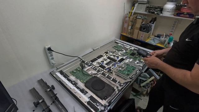 Телевизор LG 55LX9500 не включается смотреть онлайн