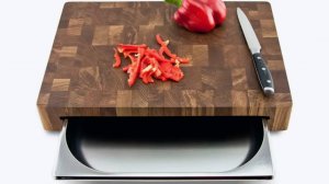 Разделочная доска с гастроёмкостью.