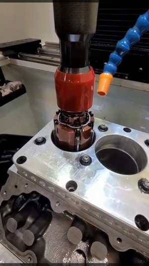 Как происходит расточка блока двигателя.