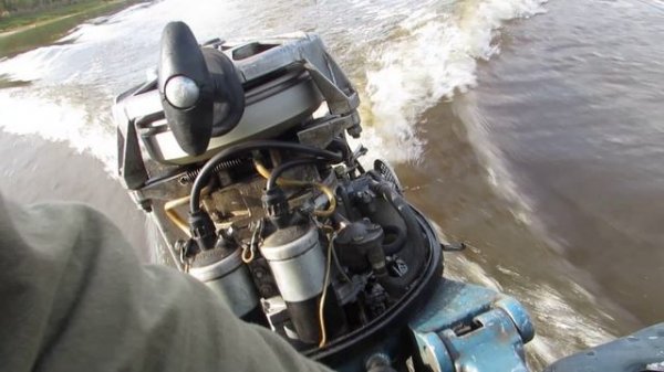 Вихрь 20 против Ямаха 9.9(15) на Казанке.