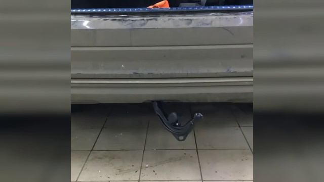 Оригинальный ФАРКОП ТСУ с электрическим приводом Audi Q7 Q8 4M . VAG-UPGRADE.RU смотреть онлайн