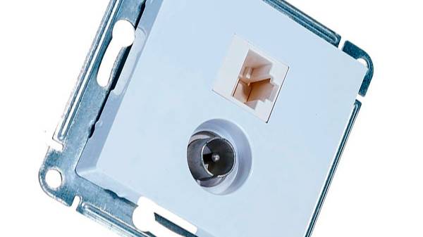 Как разобрать, собрать и установить розетку Шнайдер Электрик (Интернет и ТВ)