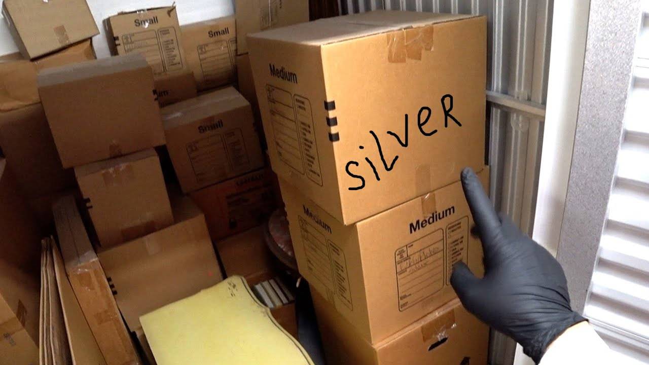 На коробках было написано ＂СЕРЕБРО＂. Что было внутри？