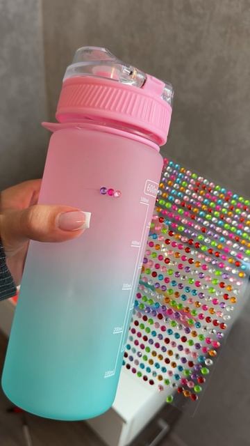 Украшаю бутылку для воды как в Pinterest 🫶🏼