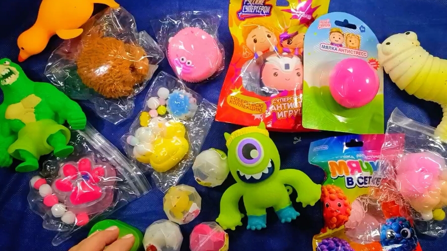 АСМР РАСПАКОВКА сквишей и антистрессов 🤗 ТАБА лапки 🐾 приятные звуки АСМР 👀 режу СКВИШИ 🫶🏻 смотреть онлайн