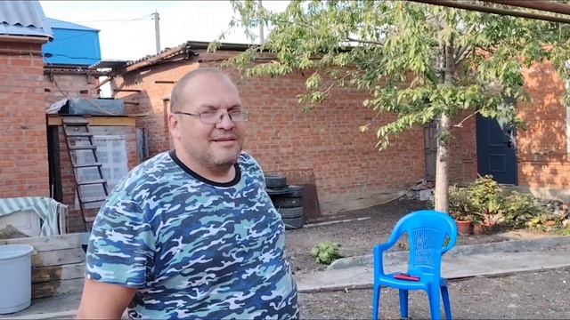 Ейск ! Укладка труб в траншею, возведение колодца, примерка люка и всё остальное. смотреть онлайн