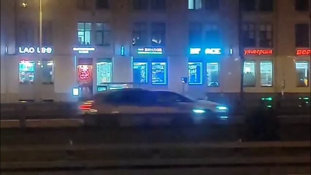 И кто то засыпает под утро... Смотреть