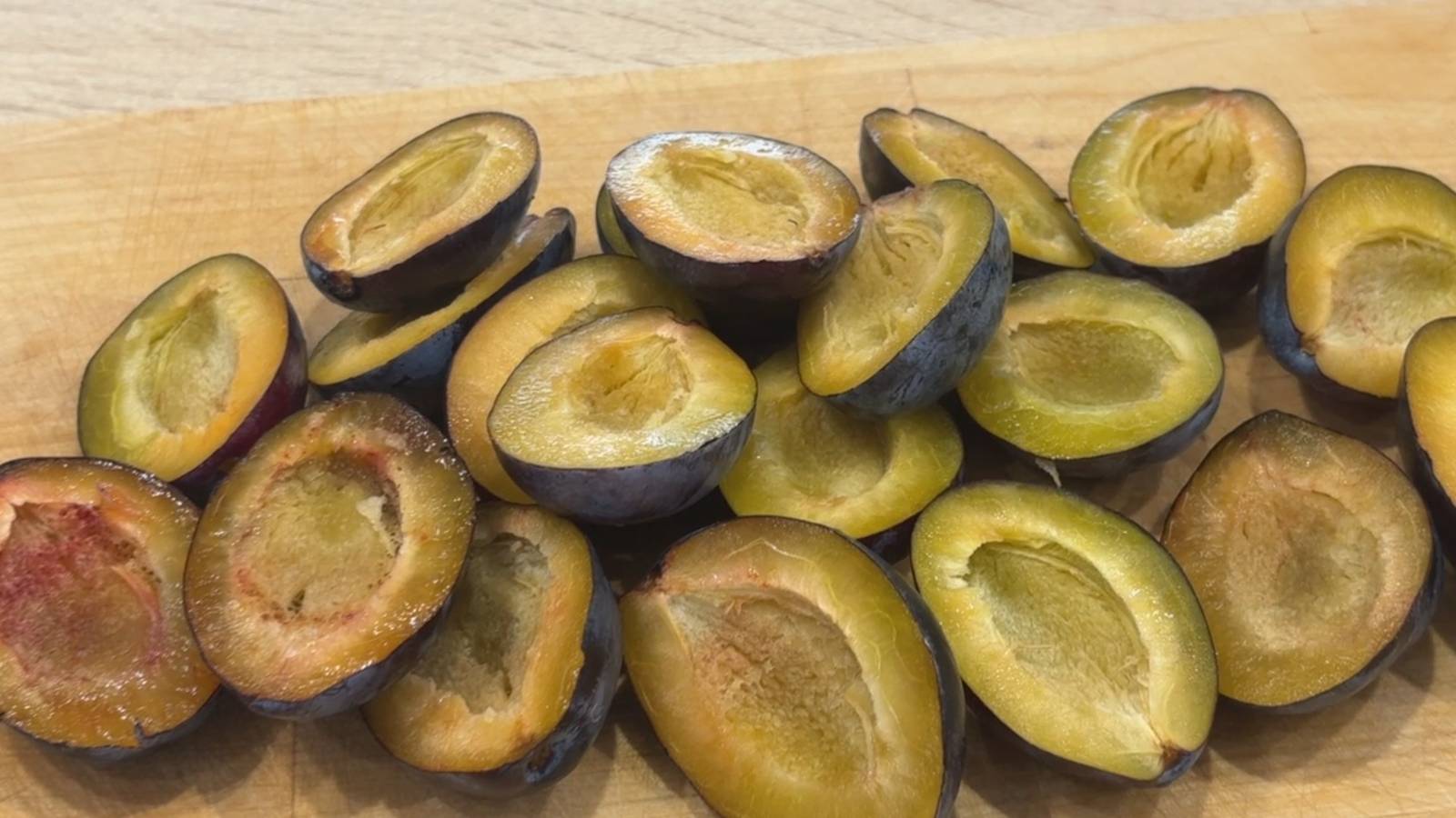 Новый рецепт! Вы сейчас побежите за сливами! Рецепт, который нельзя упустить! смотреть онлайн