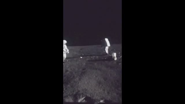 Луна не настоящая и астрономы в панике! Что скрывает ночное небо. смотреть онлайн