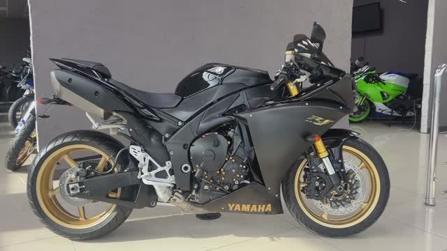 Yamaha YZF-R1. 2009г. Пробег 38 107 км. +79182903333 смотреть онлайн