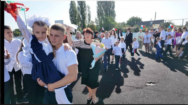 Праздник "День знаний" 1 сентября в 1-Абрамовской школе. 2025 год.