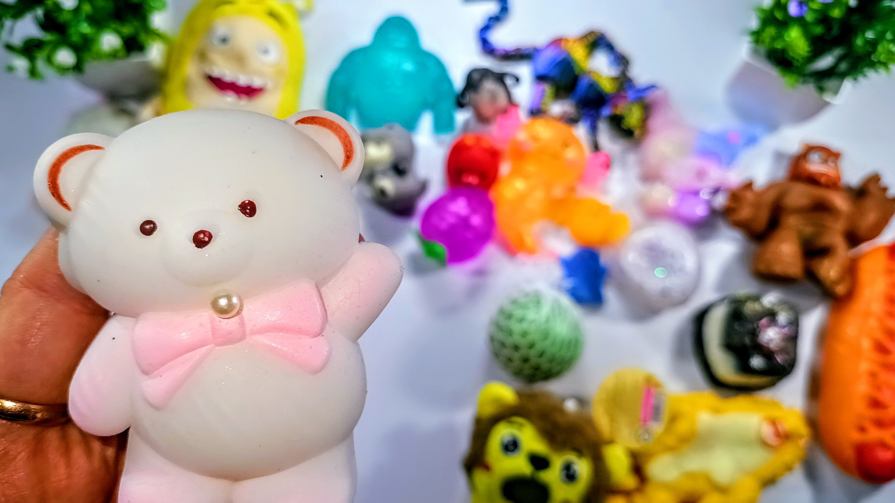 АСМР РАСПАКОВКА сквишей и антистрессов 🤗 ТАБА лапки 🐾 приятные звуки АСМР сквишей 😍 смотреть онлайн