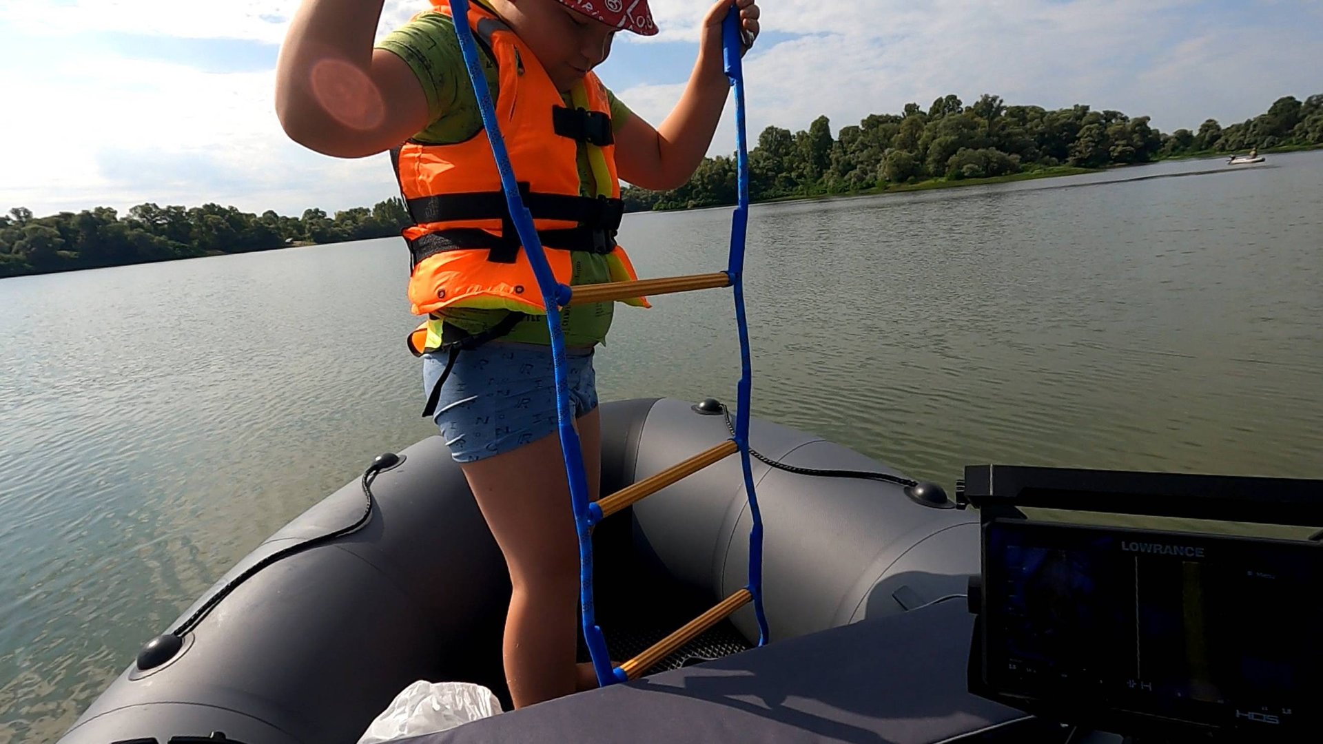 Джиг спиннинг с лодки,рыбалка, отдых, Беляевские карьеры,окунь,и хорошая погода  21,08,25