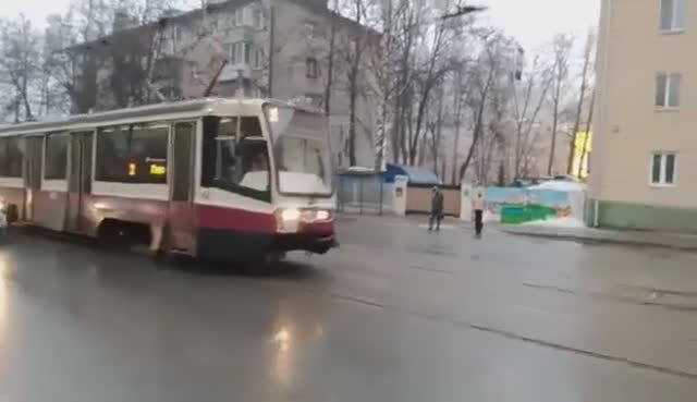 Нижегородский трамвай. Трамвай КТМ-19 на 2 маршруте смотреть онлайн