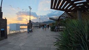 Судак, вечерняя набережная.