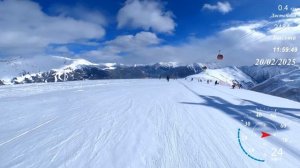 Горные лыжи. Архыз. Северный склон виды и зеленая.