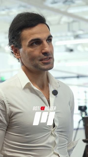 Бокс Баттл с Роботом от Skytech Sport: 1 раунд Александр Пискун против зомби смотреть онлайн