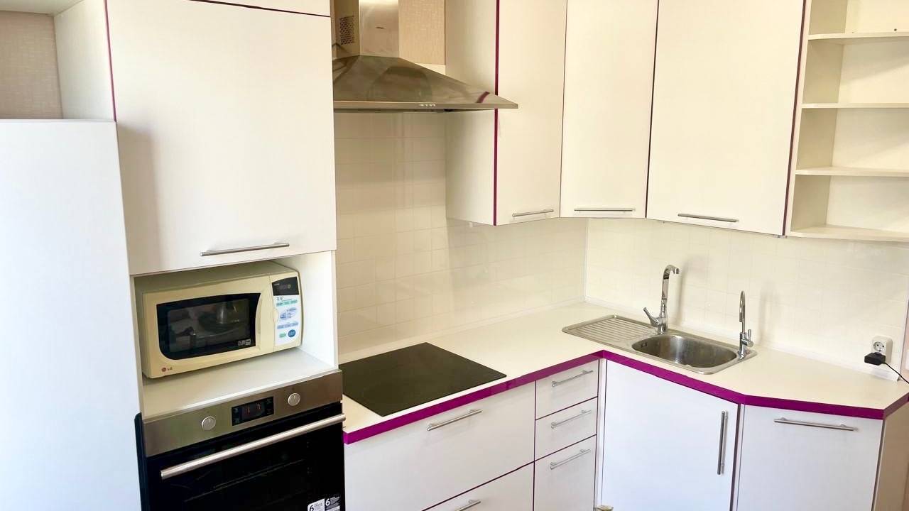Продается уютная 2-комнатная квартира 46,6 м² с отличным ремонтом в современном жилом комплексе. смотреть онлайн