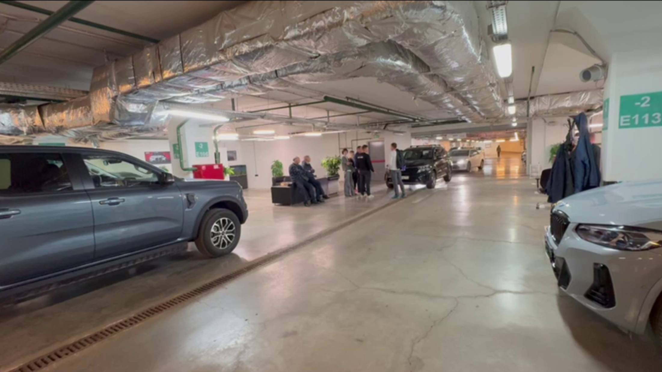 За сегодняшний день выдали 36 авто, а это еще не вечер! смотреть онлайн