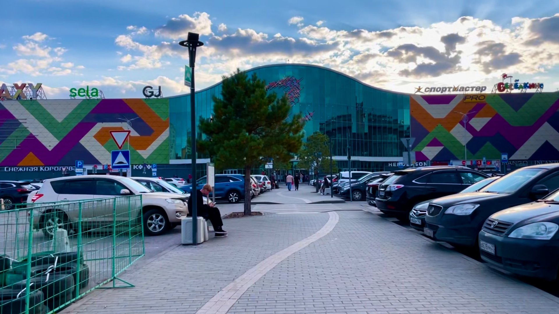 В самом популярном тц города Барнаула. Эпизод 41