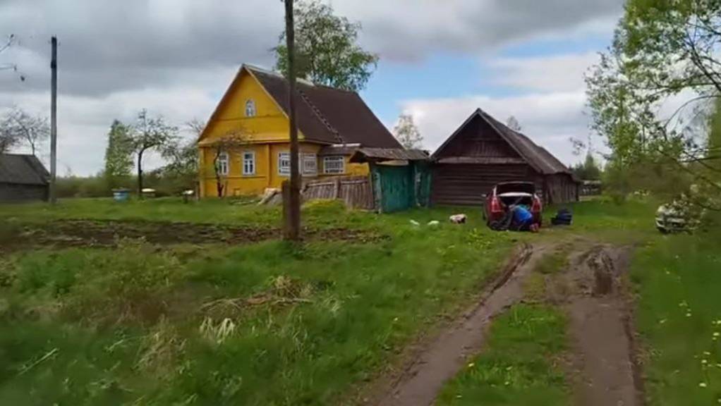 УЙ. Шахарга 30 км. Ери 40 соток, 60м².