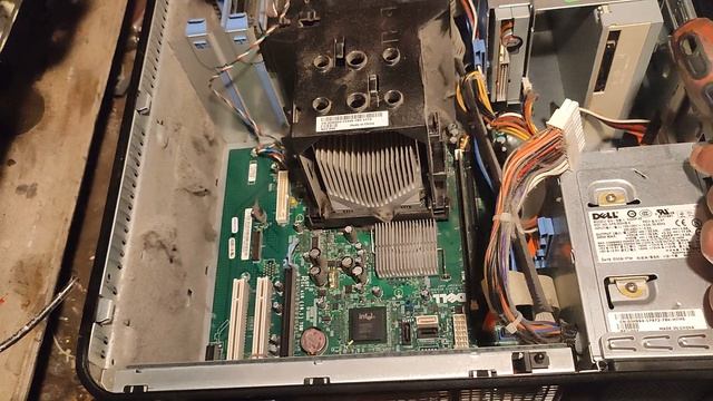 Разбор зеркального системного блока на запчасти. Сравнение ATX и BTX.