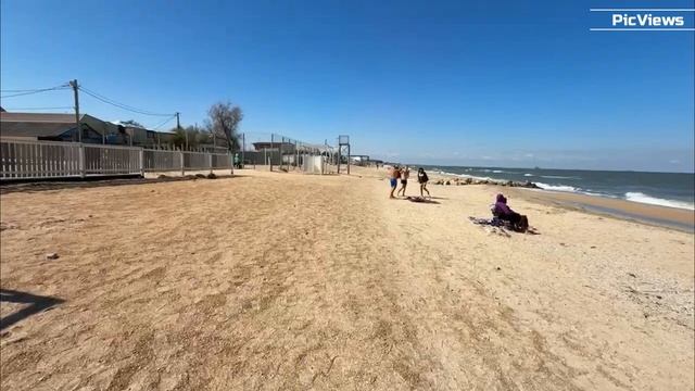 Голубицкая Азовское море Центральный пляж сегодня 22 сентября 2025. Погода в Голубицкой сейчас смотреть онлайн