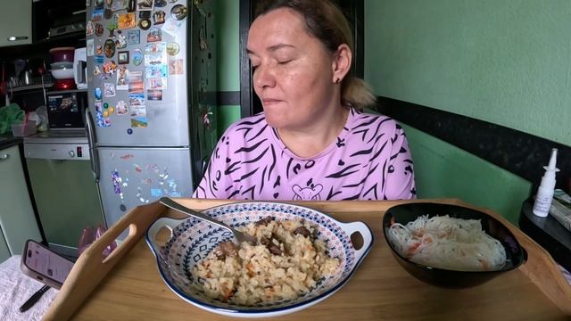 Плов с говядиной, салат фунчоза. Ответы на вопросы. смотреть онлайн