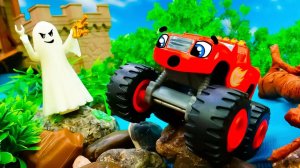 Вспыш с друзьями увидел привидение!  Видео про машинки для мальчиков