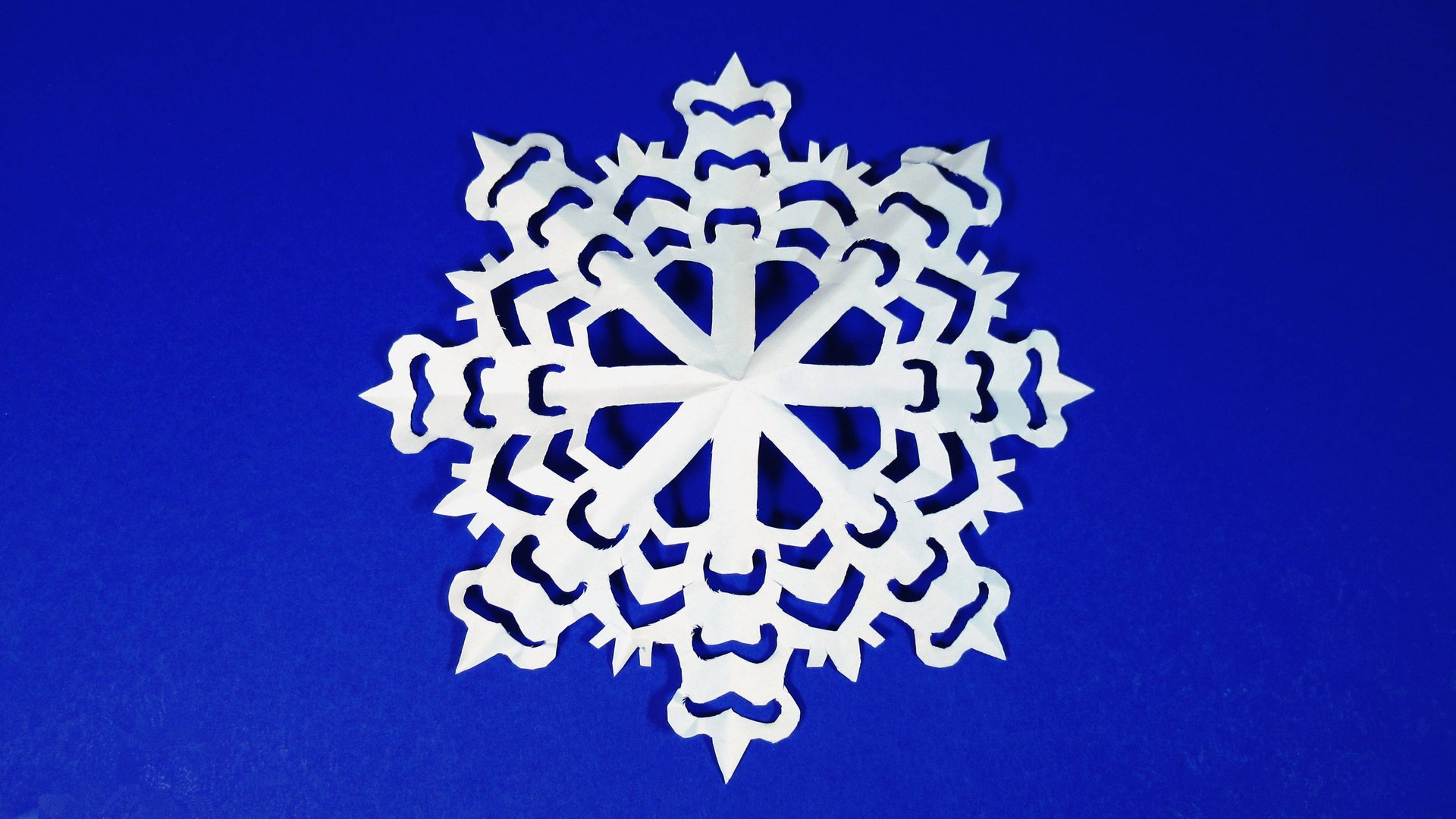 Красивые снежинки из бумаги - схемы. Как сделать снежинку своими руками смотреть онлайн