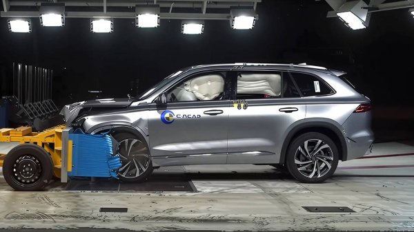 Краш-тест нового Geely Monjaro от C-NCAP на CarMaps.Ru