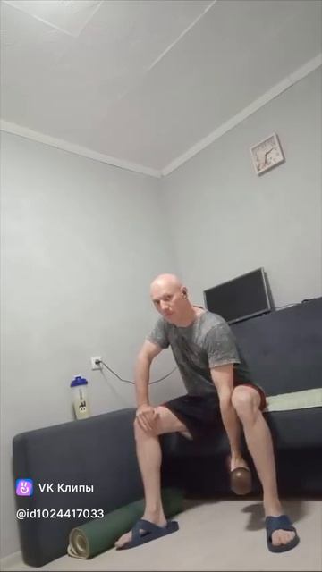 Бицепс трицепс качай.