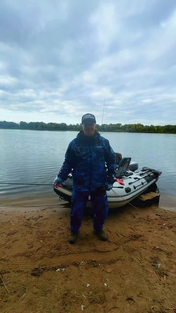 Когда не клюет, танцуем на рыбалке по Газманова смотреть онлайн