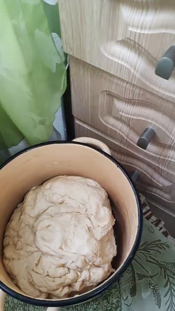 Поставила тесто на пироги