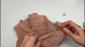 Вязаный детский джемпер (крючком) ~ на 4-5 лет.